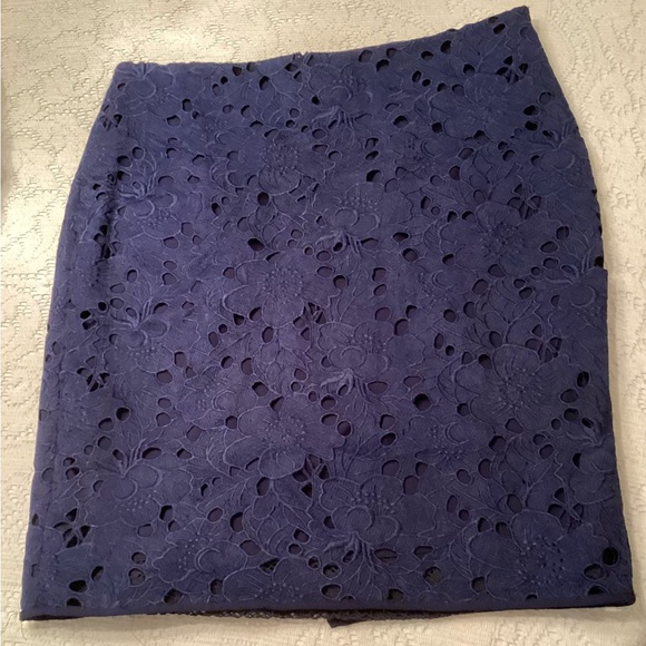 Banana Republic Dresses & Skirts - Y2K Banana Republic Navy Lace Pencil Skirt